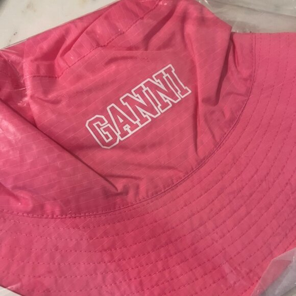 [NWT] GANNI Pink Bucket Hat